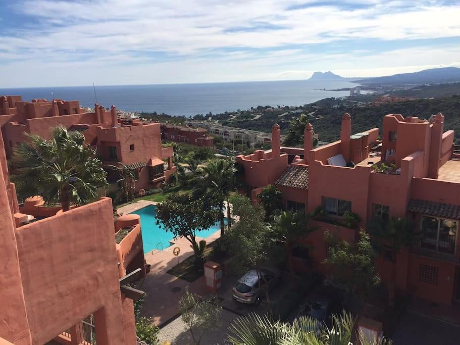 Vila Luxurious Townhouse With Sea Views Manilva Exteriér fotografie