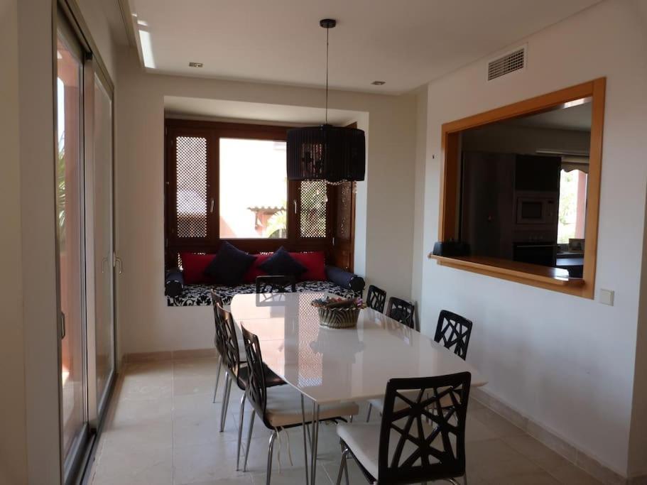 Vila Luxurious Townhouse With Sea Views Manilva Exteriér fotografie