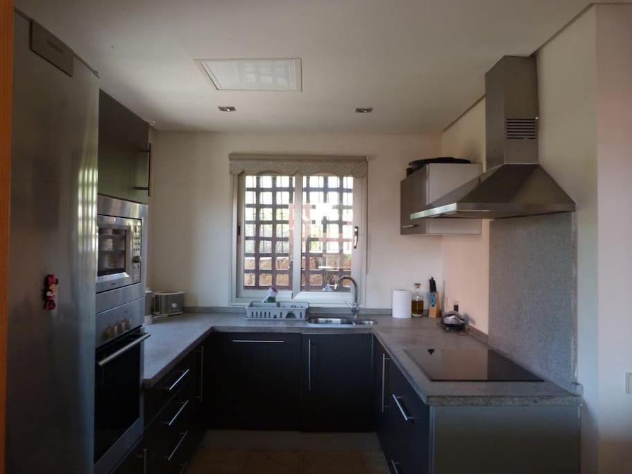 Vila Luxurious Townhouse With Sea Views Manilva Exteriér fotografie